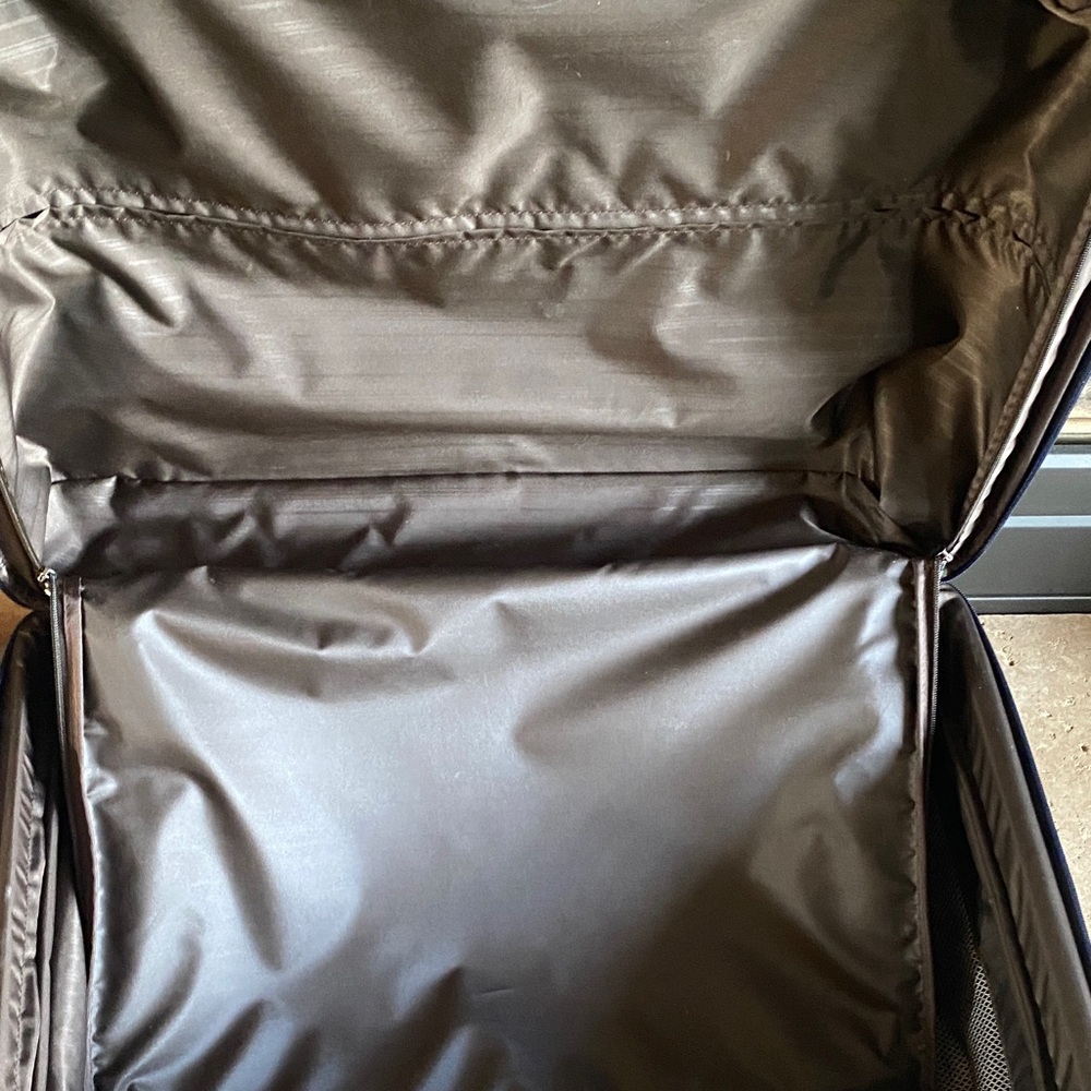 TUMI Short Trip Expandable Navy Spinner Luggage with Telescopic handle - Picture 15 of 15